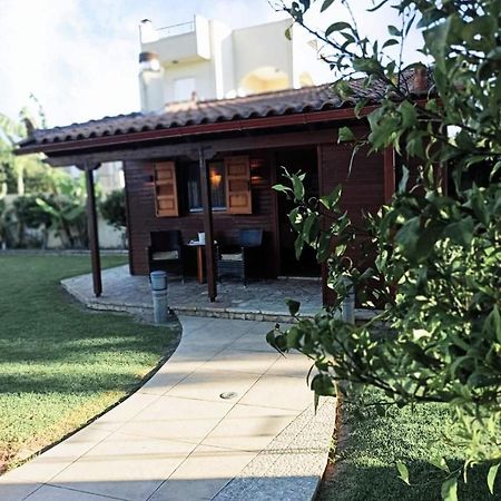 Aliki Guest House Айгио Екстериор снимка