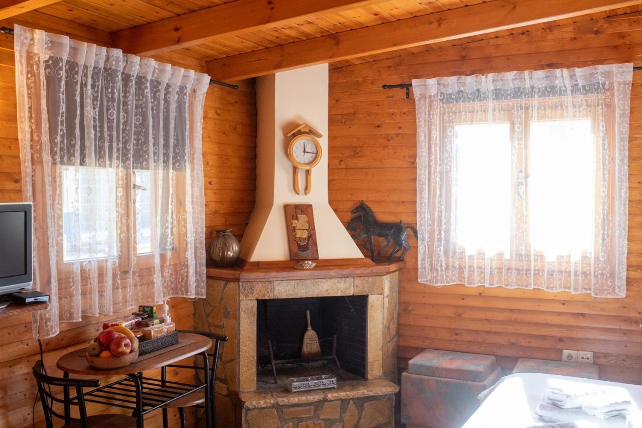 Aliki Guest House Айгио Екстериор снимка