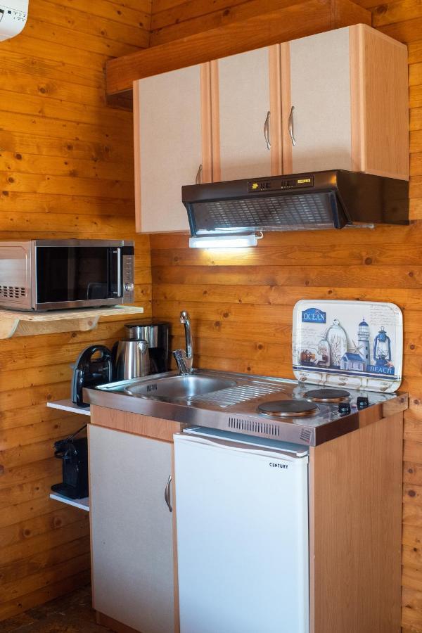 Aliki Guest House Айгио Екстериор снимка