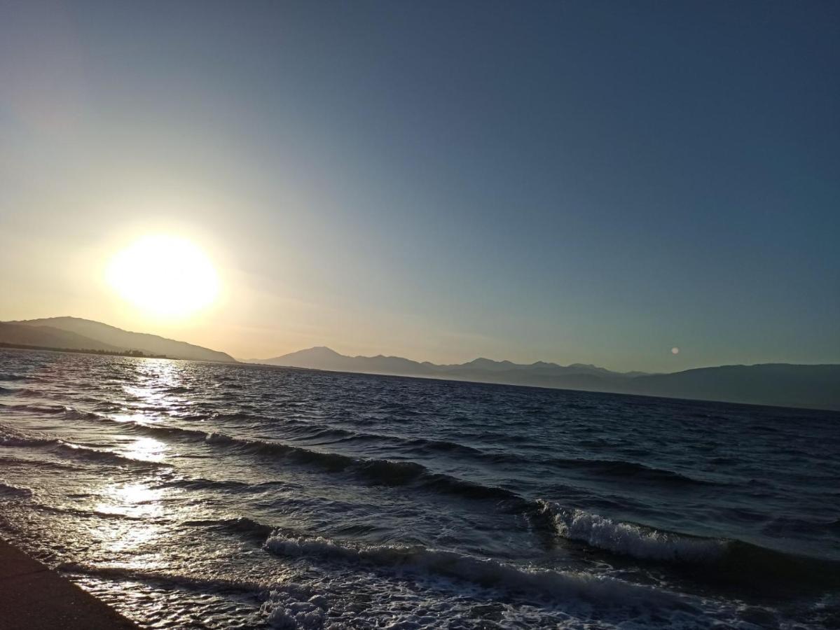 Aliki Guest House Айгио Екстериор снимка